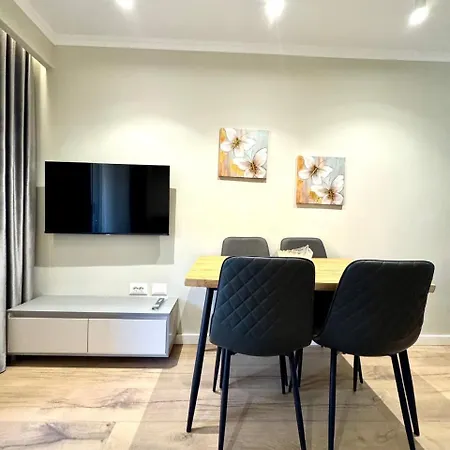 Glar 1 Bedroom 21 Dhjetori דירה *